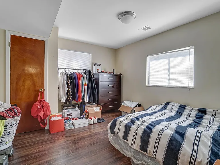 454 Warner St — Photo 20