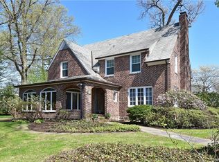 30 Rockridge Rd, Mount Vernon, NY 10552