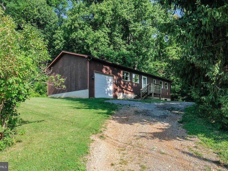1st image of 16 Headwaters Rd