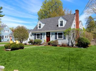 3 Oceanside Dr, Beverly, MA 01915