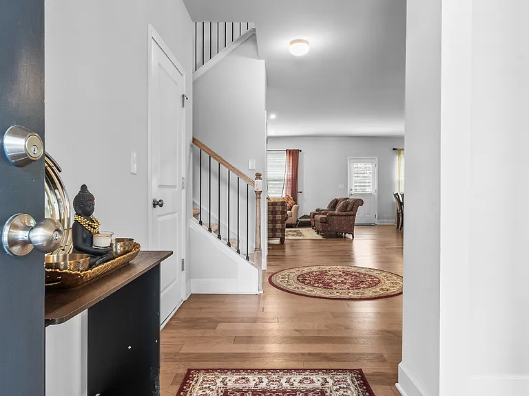 5467 Fountain Head Ln — Photo 4