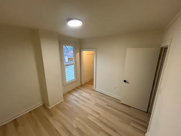 232 Ferris St #3 — Photo 5