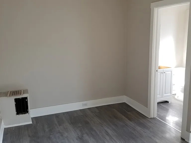 124 W Benson St #1 — Photo 2