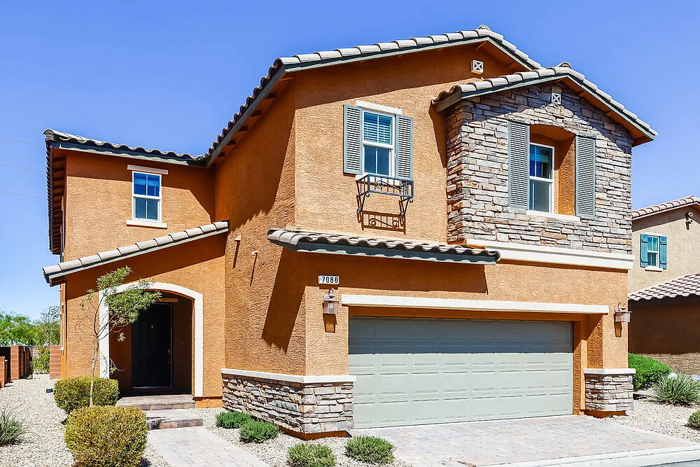 3 bed, 2.5 bath, 1945 sqft, $2,390 — Photo 4