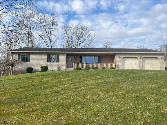 3rd image of 44765 Pin Oak Dr