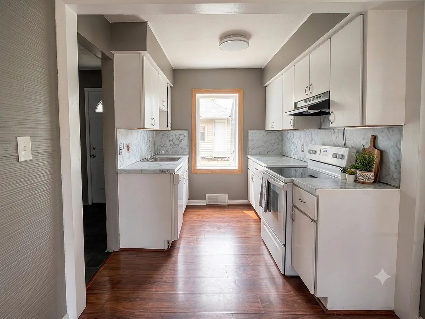 Charming 2 Bedroom In Ferndale — Photo 2