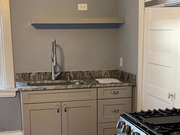 5th image of 4305 34th Ave #2