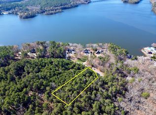 200 Kingfisher Ct, New London, NC 28127