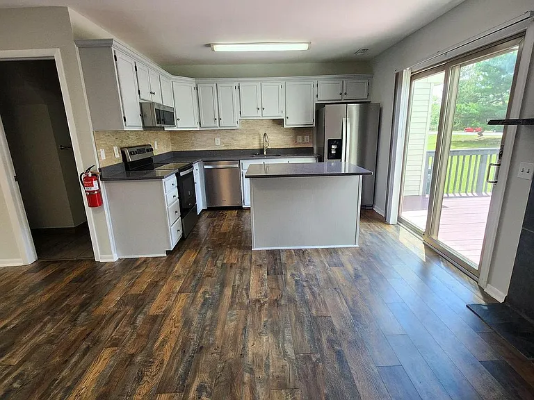 114 Brent Ct — Photo 11