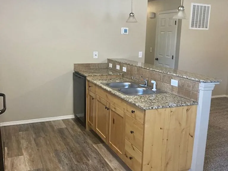 1406 N Fry Ln — Photo 5