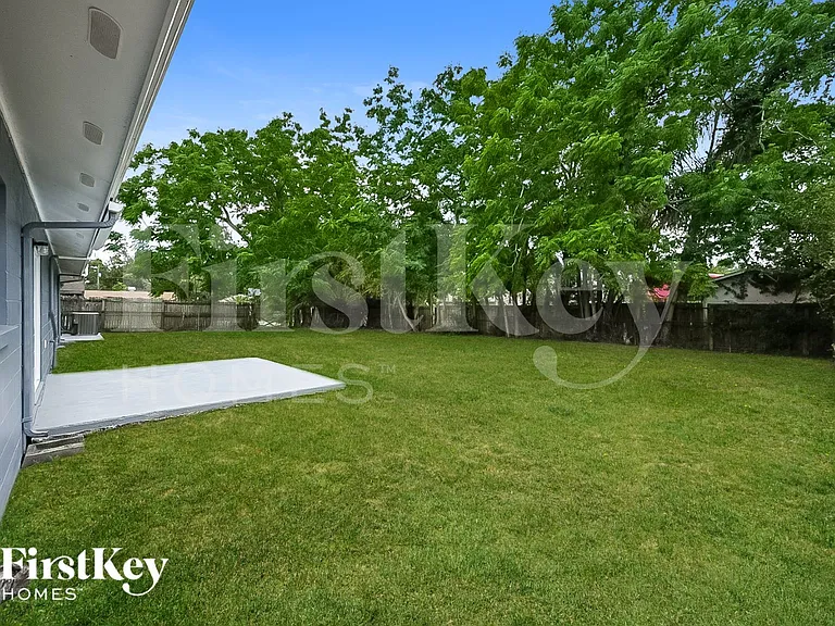 718 Kingswood Loop — Photo 15