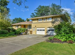 1081 Trask Rd, Aurora, IL 60505