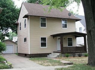 8 Dean St NE, Grand Rapids, MI 49505