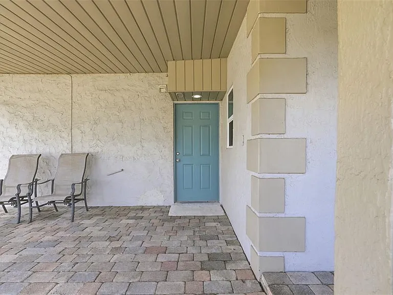 6714 Nina Rosa Dr #B — Photo 1