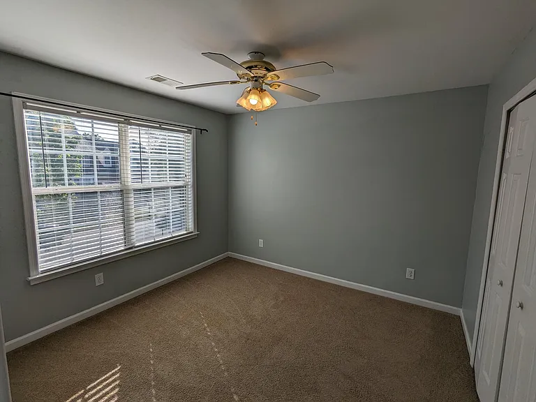 12 Lake Valley Ct — Photo 18