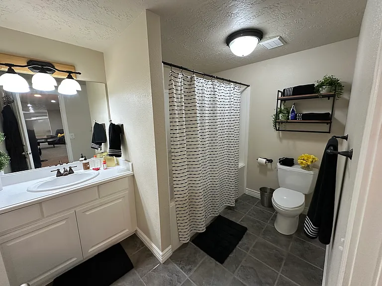 818 N Buffalo Dr — Photo 5