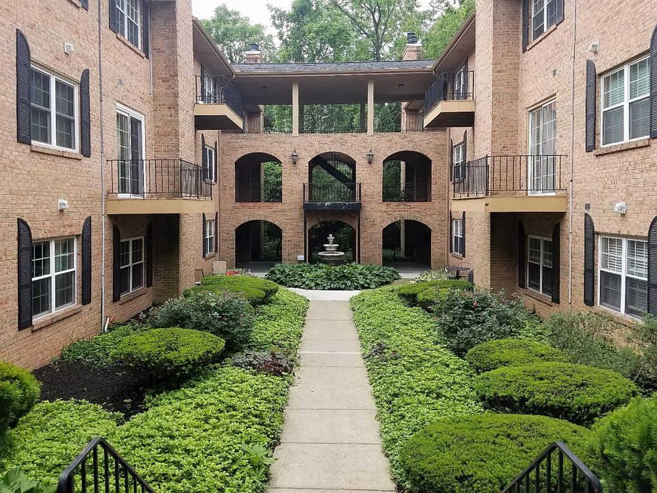 1st image of 15 Vale Ave Unit 4
