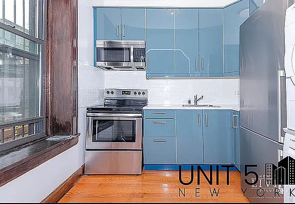 3rd image of 1244 Pacific St APT 1B