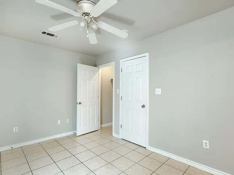 107 Castleberry Ct — Photo 10