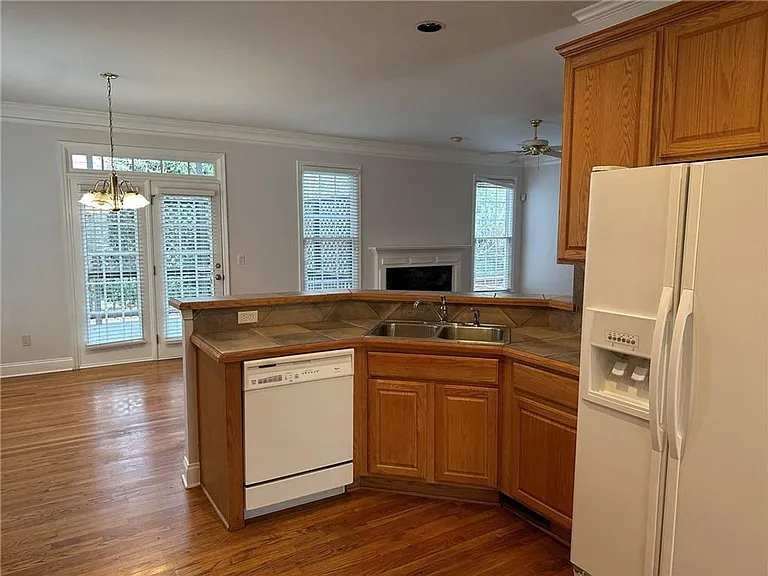 1296 Dunwoody Cv — Photo 12