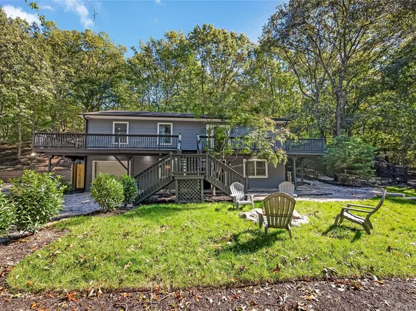 644 BREAD AND CHEESE HOLLOW Road, Huntington, NY 11768