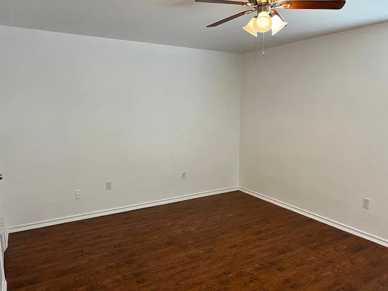 12828 Woodbend Ct — Photo 9