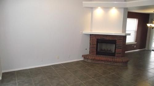 3rd image of 613 Merriman Dr