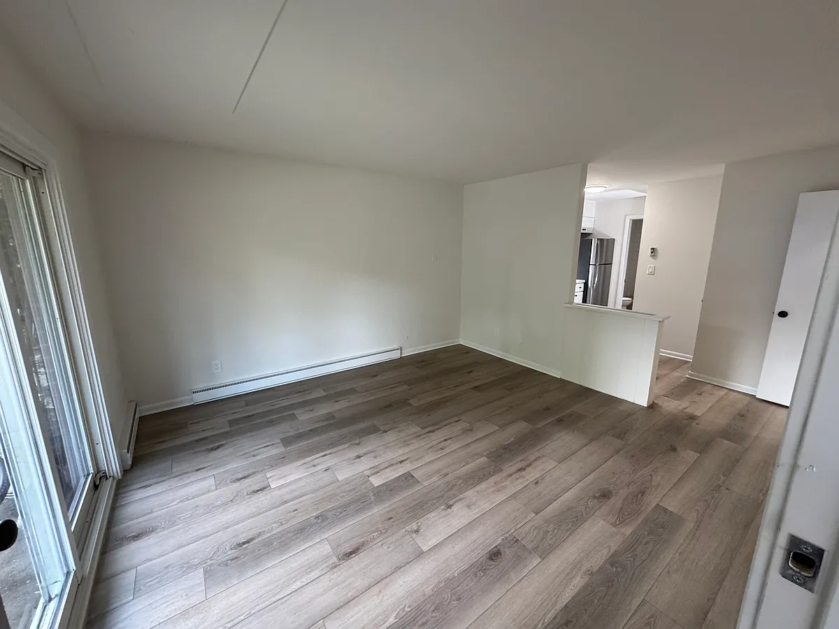 Building Photo - 1093 Park Ave #1