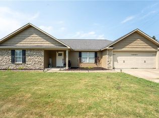 142 McLendon Rd, Fort Mitchell, AL 36856