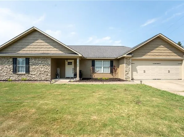 142 McLendon Rd, Fort Mitchell, AL 36856