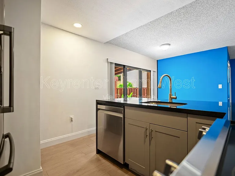 201 W Park Dr #102-2 — Photo 15