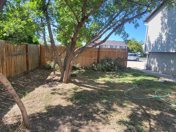 2216 W Heatherglen Dr, Salt Lake City, UT 84129