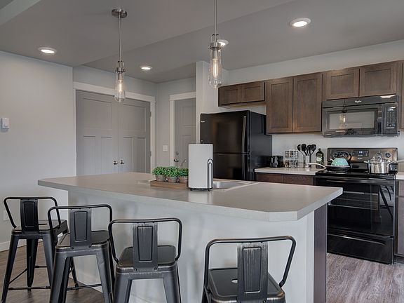 4th image of 368 Enterprise Blvd Unit 15