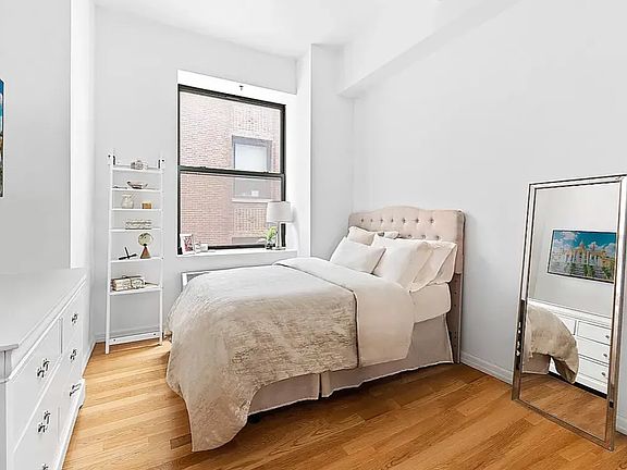 5th image of 99 John St APT 1121
