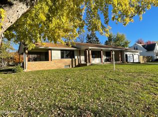 707 S 6th St, Milbank, SD 57252