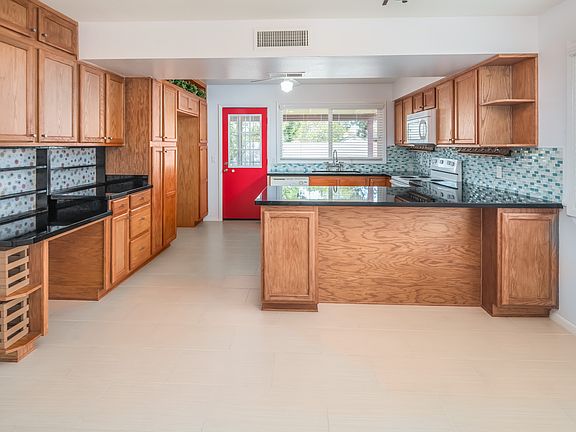 Contemporary kitchen