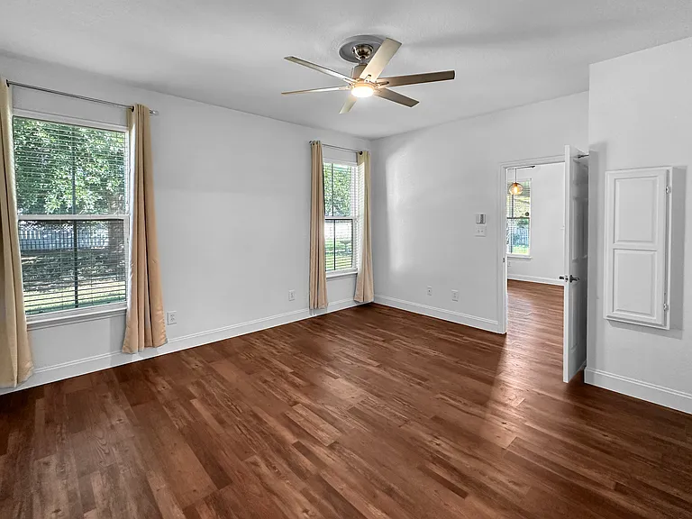 1415 Azalea Ln — Photo 35
