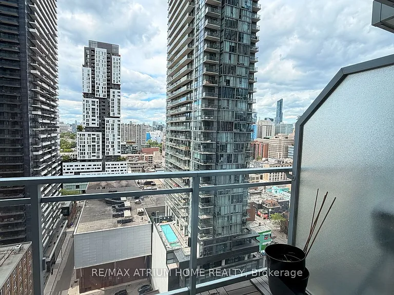 21 Widmer St #1903 — Photo 8