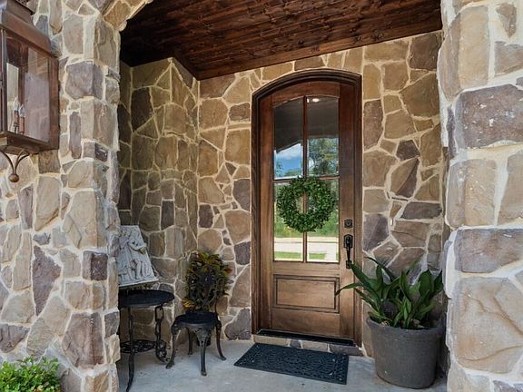 3rd image of 14 Spring Lake Dr