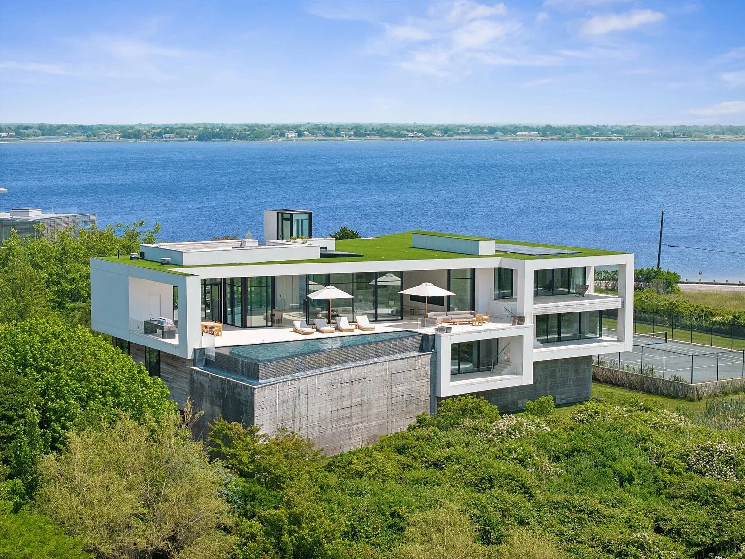 A Waterfront Sanctuary in Water Mill South Summer — Photo 3