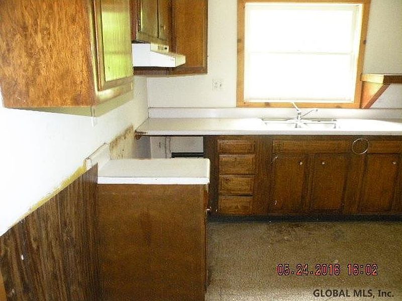 4th image of 108 S VAN BUREN Avenue