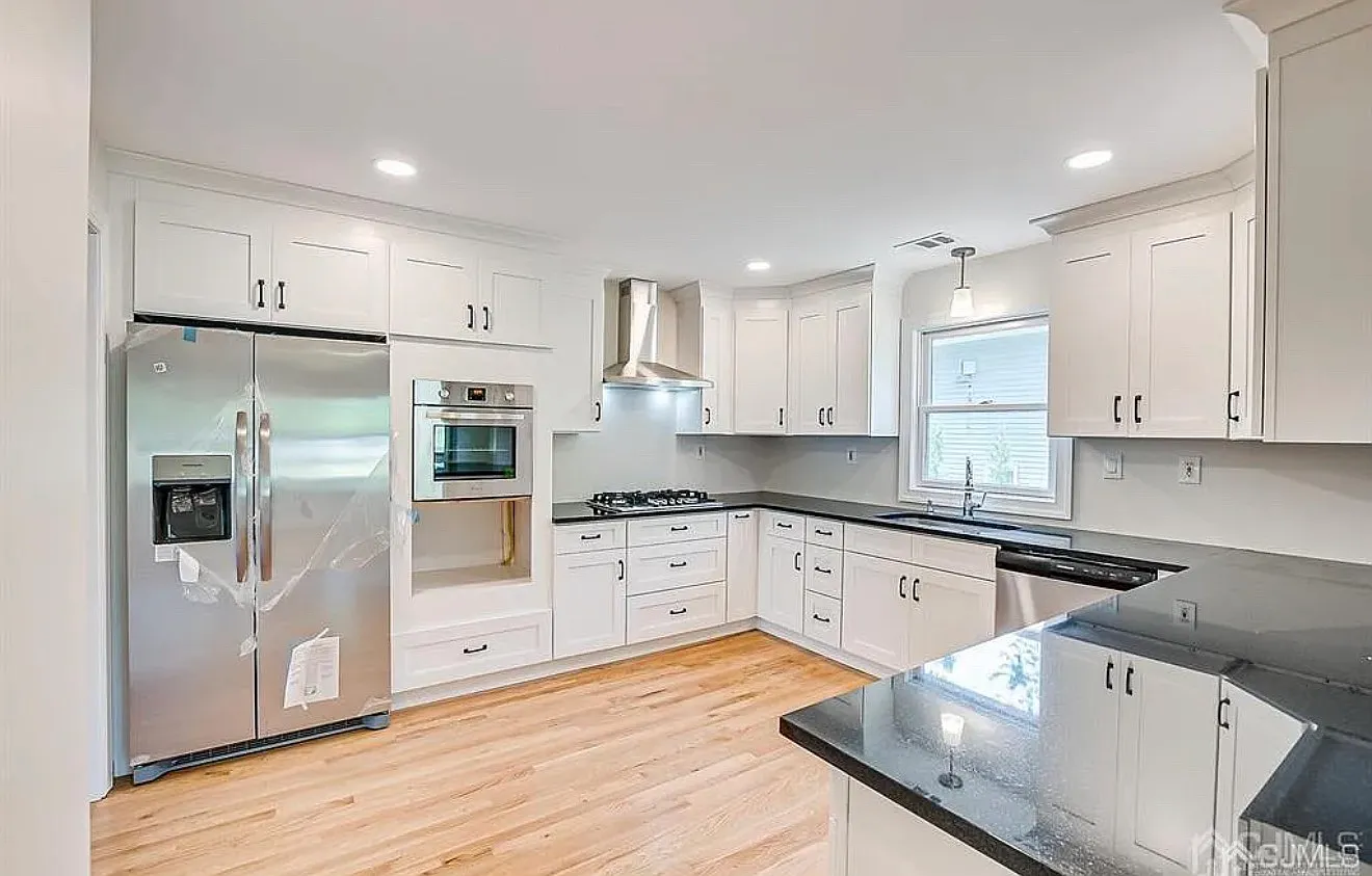4 bed, 8000 sqft, $6,500 — Photo 4
