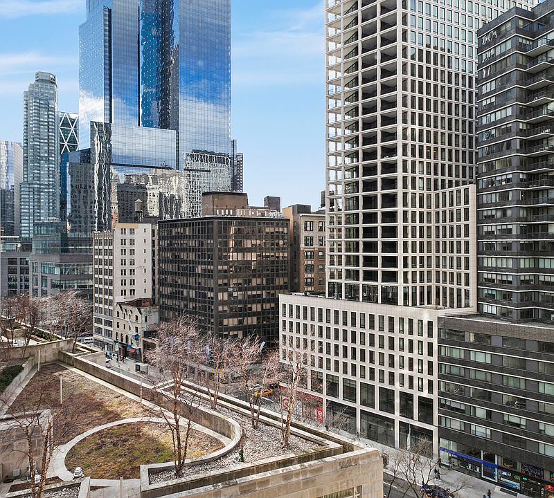 1st image of 30 W 63rd St #14ED