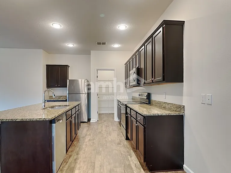 4878 Saint James Ln — Photo 4