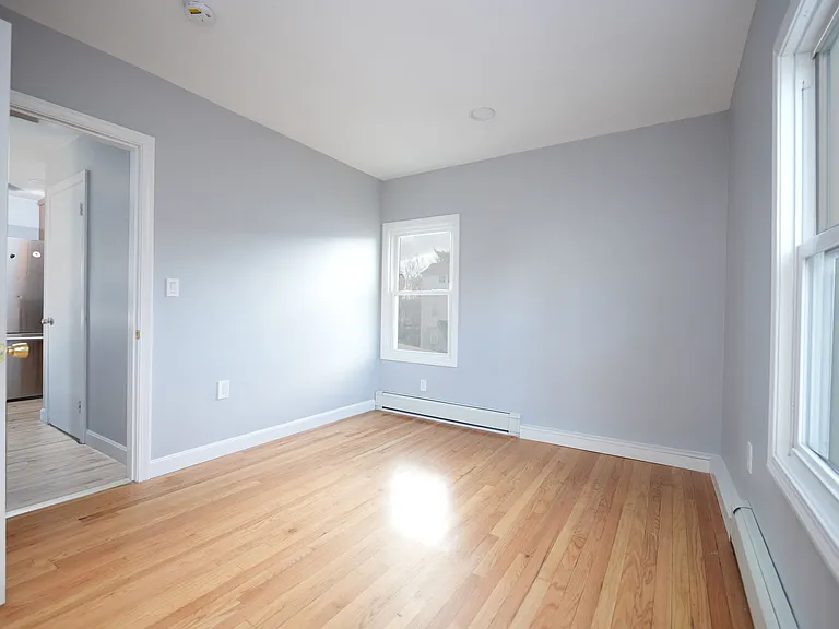 74 Hawes St #2 — Photo 4
