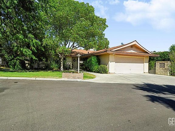 3rd image of 2901 Summit Cir