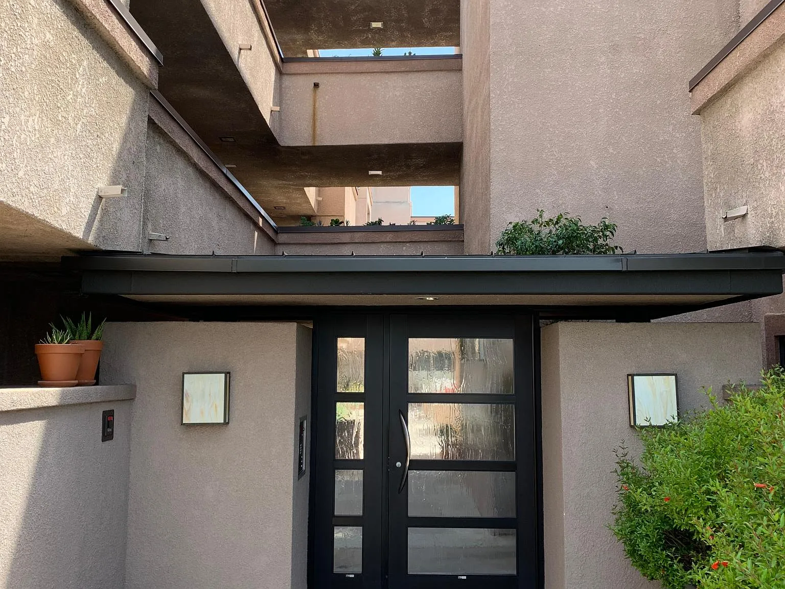 2 bed, 1279 sqft, $3,400 — Photo 2