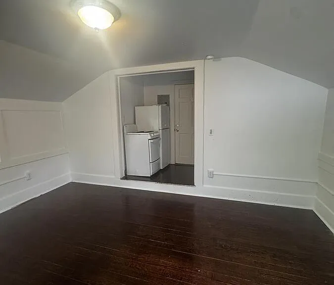 208 N Hamilton St #8 — Photo 11