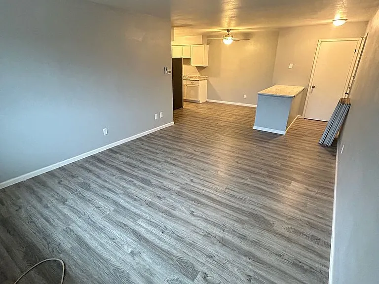 2334 W College Ave — Photo 3
