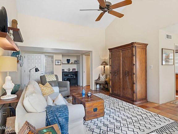 4th image of 225 E ECHO Lane